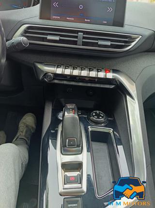 PEUGEOT 5008 usata, con Park Distance Control