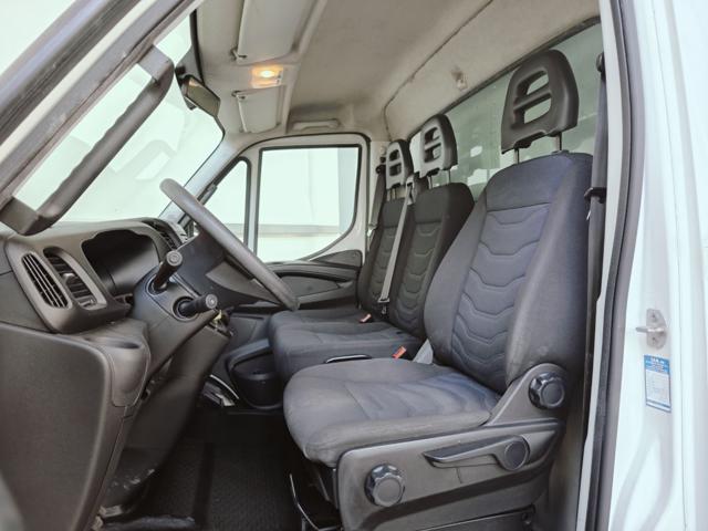 IVECO Daily usata, con USB
