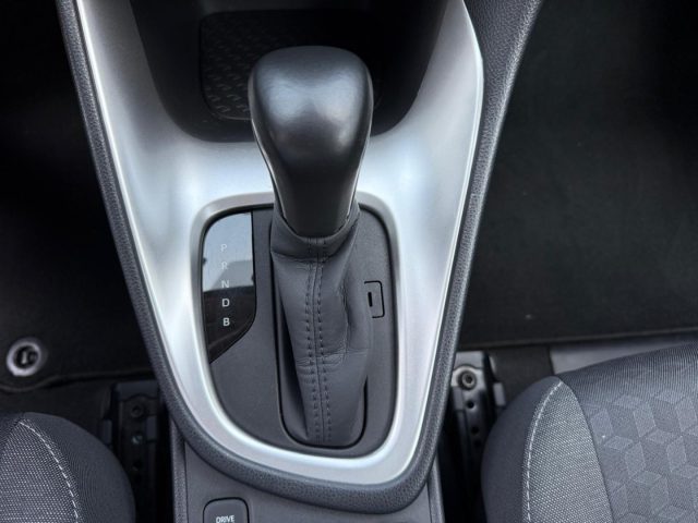 TOYOTA Yaris usata 15