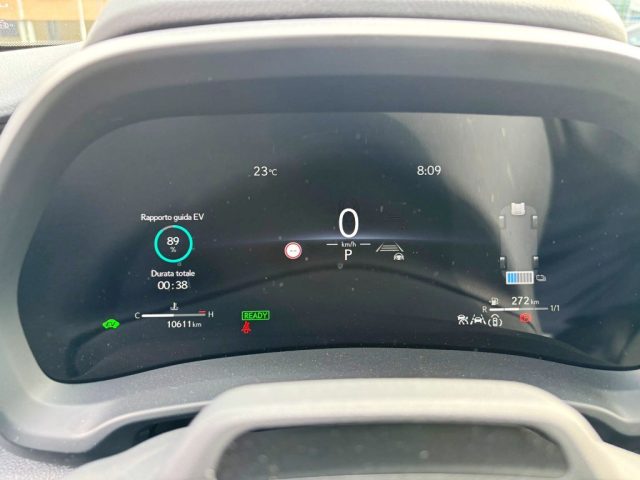 LEXUS LBX usata, con Touch screen