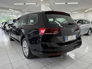 VOLKSWAGEN Passat Variant usata, con Fari LED