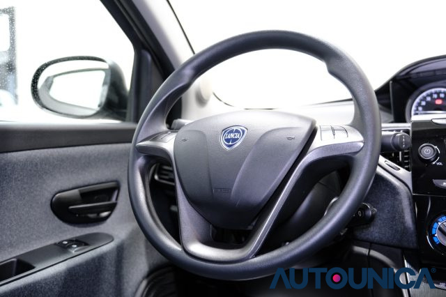 LANCIA Ypsilon usata 33