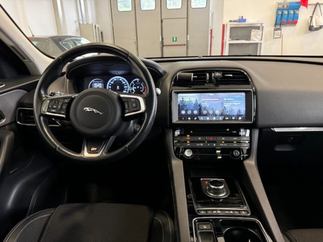 JAGUAR F-Pace usata, con Chiusura centralizzata