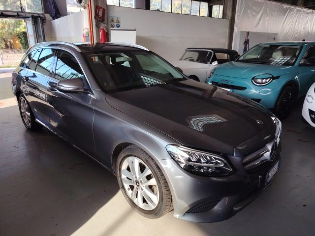 MERCEDES-BENZ C 220 usata, con Sedile posteriore sdoppiato