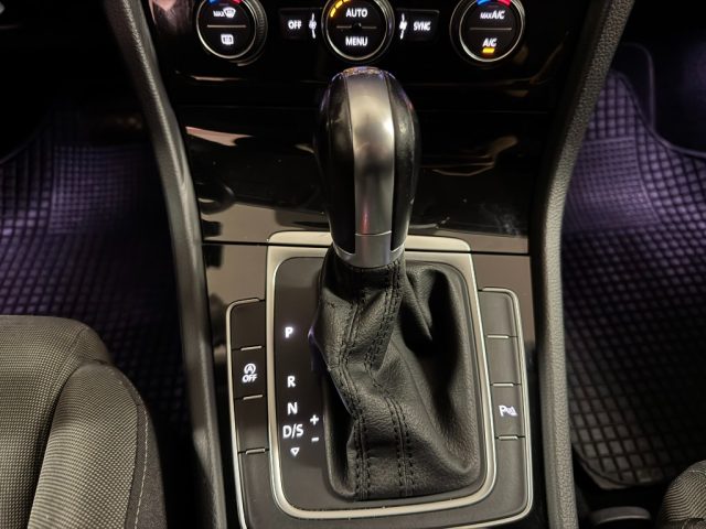 VOLKSWAGEN Golf usata, con Controllo automatico clima