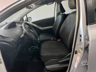 TOYOTA Yaris usata, con Autoradio