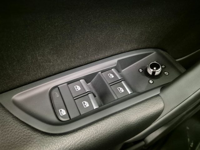 AUDI Q5 usata, con Autoradio digitale