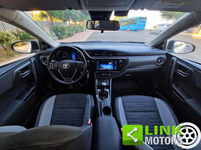 TOYOTA Auris usata, con USB