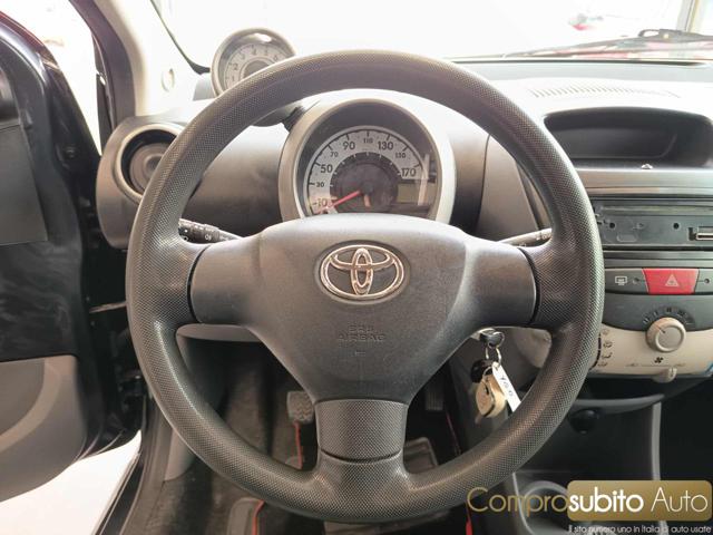 TOYOTA Aygo usata 10