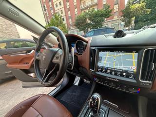 MASERATI Levante usata, con Sensori di parcheggio posteriori