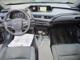 LEXUS UX 250h usata, con Cruise Control