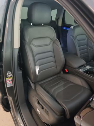 VOLKSWAGEN Touareg usata 41