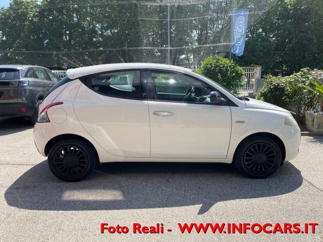 LANCIA Ypsilon usata, con ESP