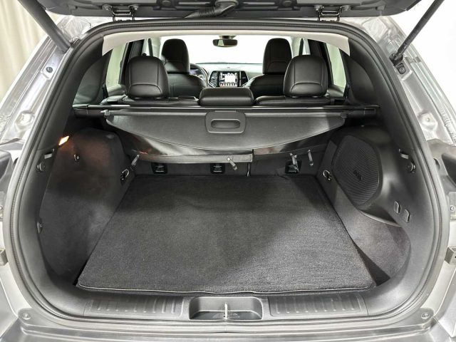 JEEP Cherokee usata, con Servosterzo