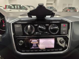 VOLKSWAGEN up! usata 15