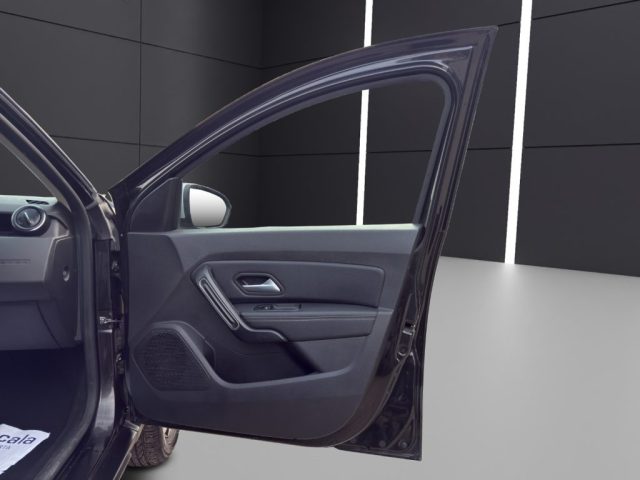DACIA Duster usata, con Touch screen