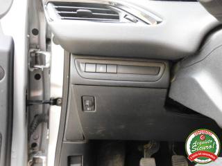 PEUGEOT 208 usata, con Lettore CD