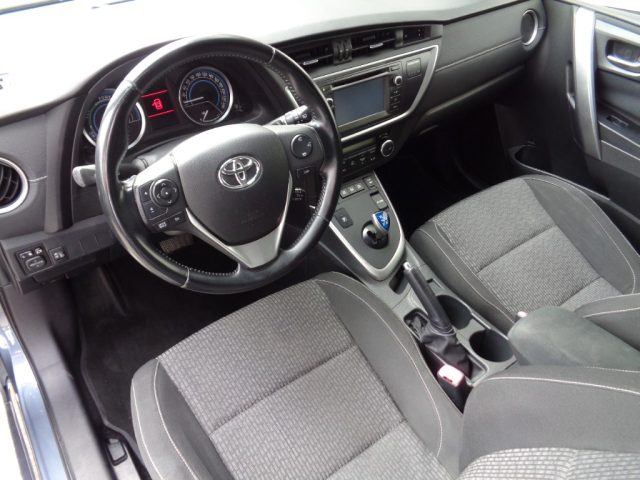 TOYOTA Auris usata, con Autoradio