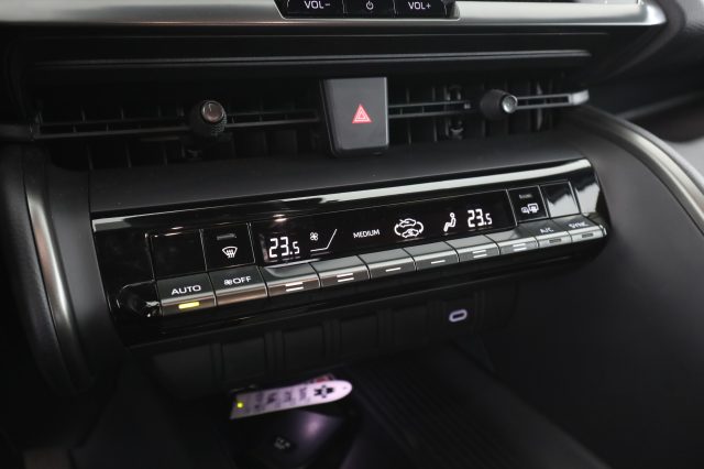 TOYOTA C-HR usata 17