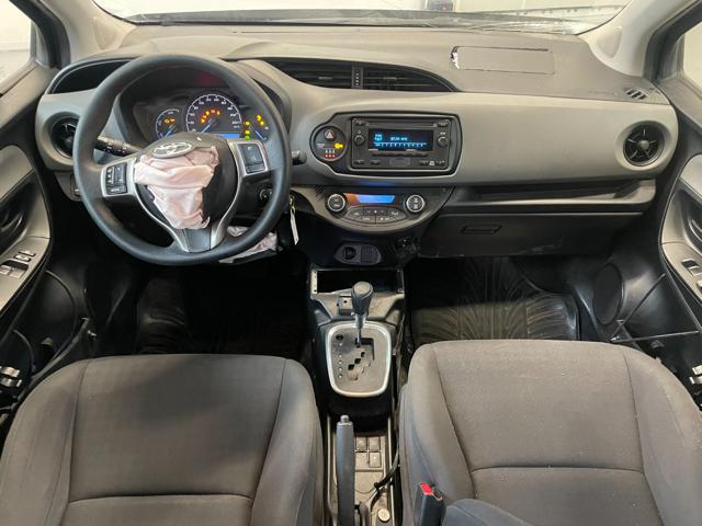 TOYOTA Yaris usata, con Sedile posteriore sdoppiato