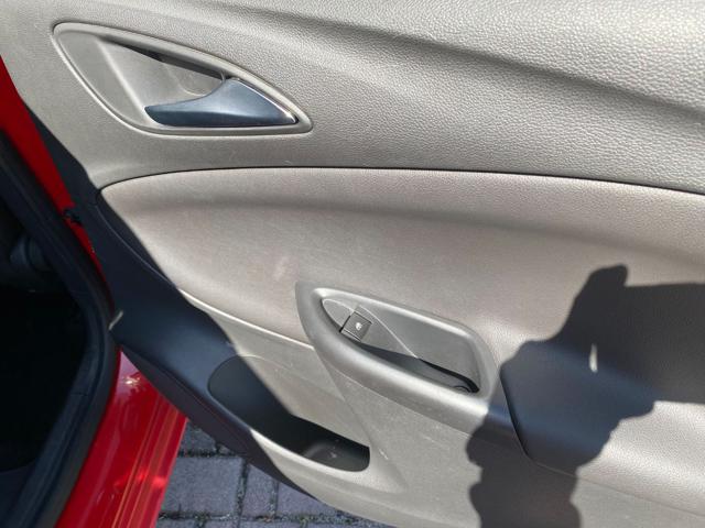 OPEL Astra usata, con Bluetooth