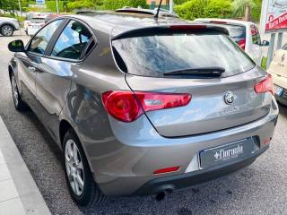 ALFA ROMEO Giulietta usata, con Autoradio