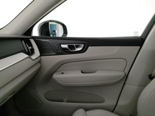 VOLVO XC60 usata, con Sedile posteriore sdoppiato