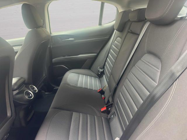 ALFA ROMEO Stelvio usata, con Controllo automatico clima