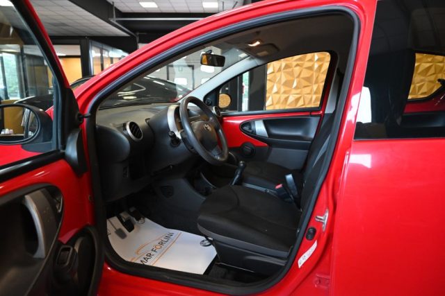 TOYOTA Aygo usata 8