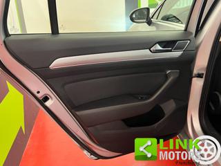 VOLKSWAGEN Passat Variant usata, con USB