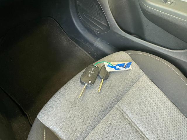 OPEL Corsa usata, con Sedile posteriore sdoppiato