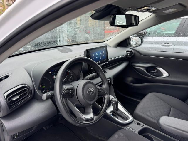 TOYOTA Yaris usata, con USB