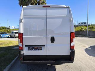 PEUGEOT Boxer usata, con Airbag