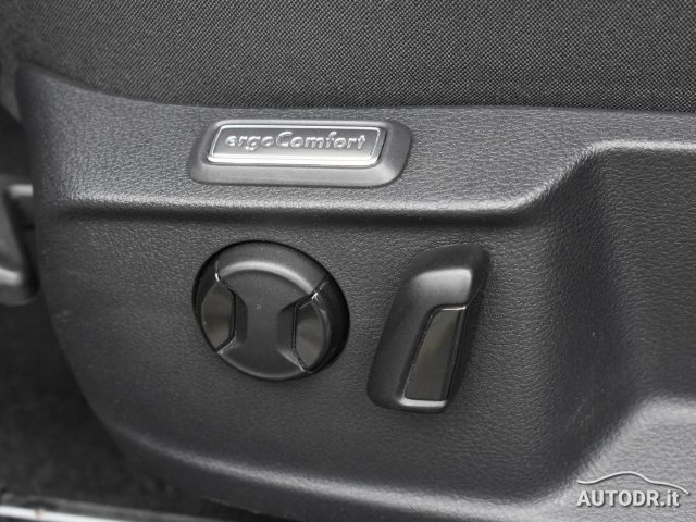 VOLKSWAGEN Passat Variant usata, con Controllo elettronico della corsia
