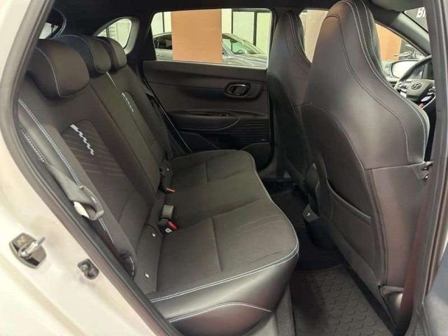 HYUNDAI i20 usata, con Volante multifunzione