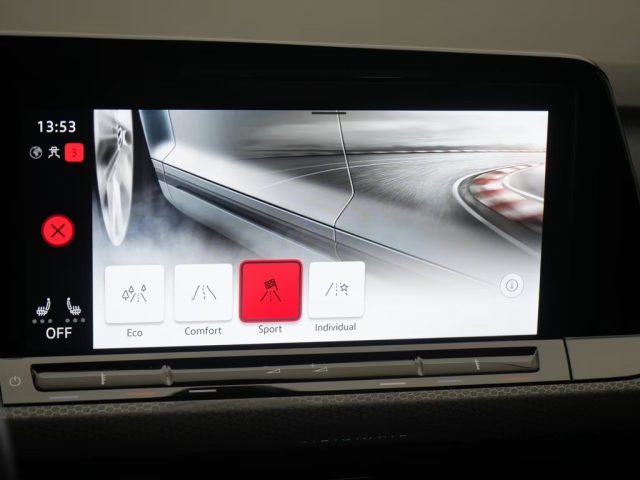VOLKSWAGEN Golf usata, con Controllo automatico clima