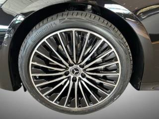 MERCEDES-BENZ E 220 usata, con Autoradio