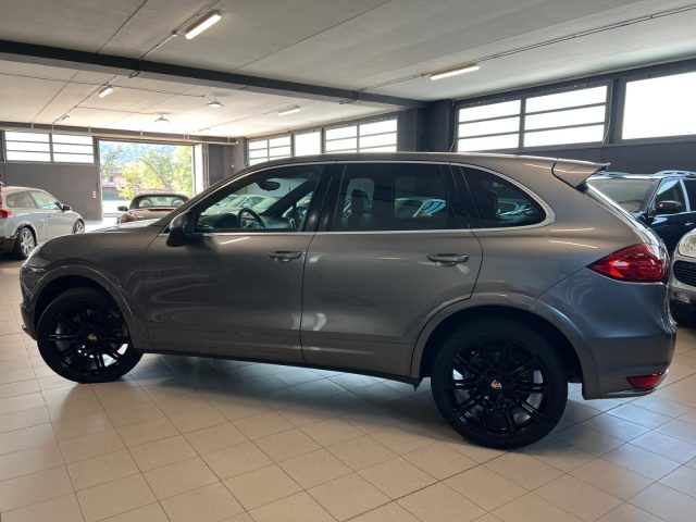 PORSCHE Cayenne usata, con Autoradio