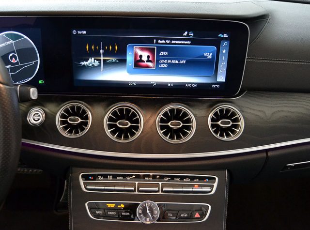 MERCEDES-BENZ E 220 usata, con Boardcomputer