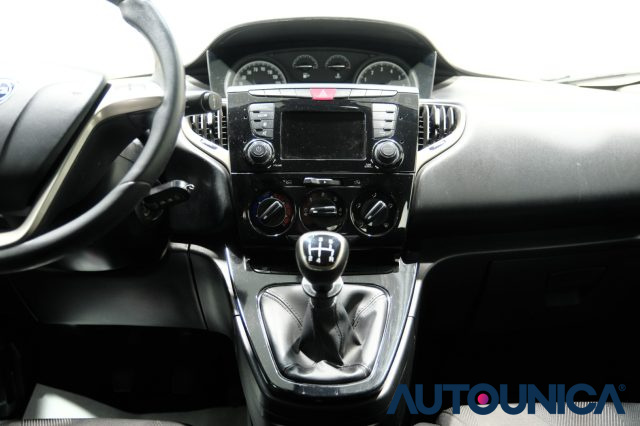 LANCIA Ypsilon usata 33