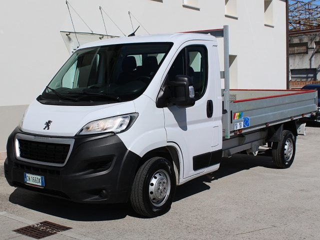 PEUGEOT Boxer usata, con ABS