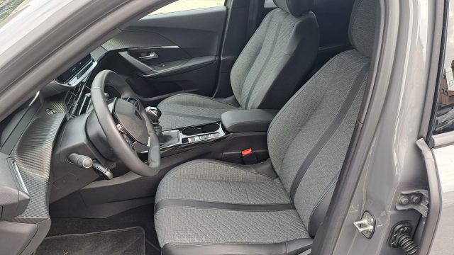 PEUGEOT 2008 usata, con Autoradio digitale