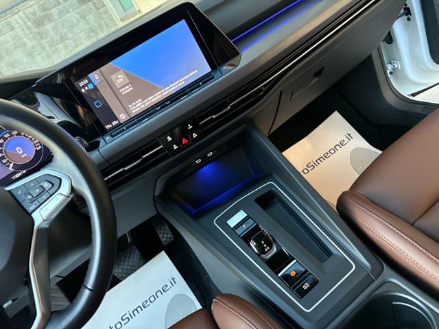 VOLKSWAGEN Golf usata, con USB