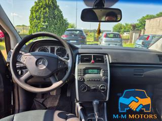 MERCEDES-BENZ B 180 usata, con Chiusura centralizzata
