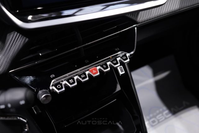 PEUGEOT 2008 usata, con Touch screen