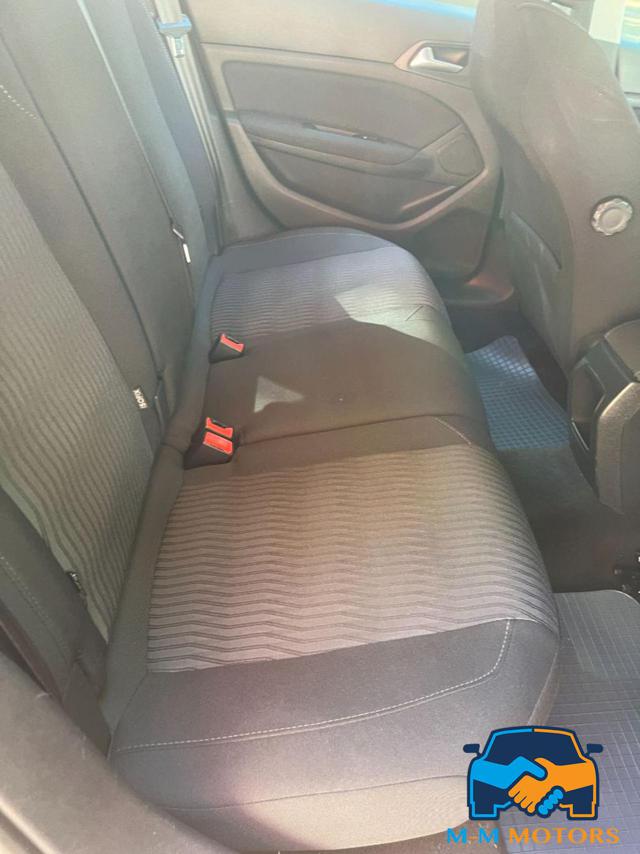 PEUGEOT 308 usata, con Airbag testa