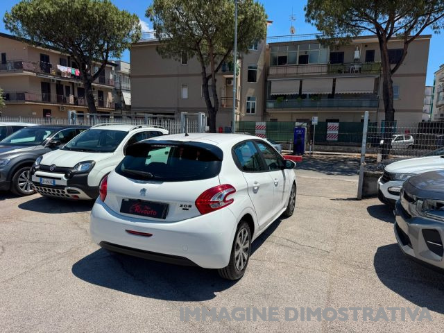 PEUGEOT 208 usata, con Autoradio
