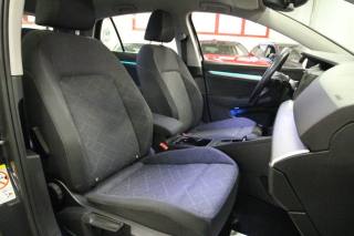 VOLKSWAGEN Golf usata, con USB
