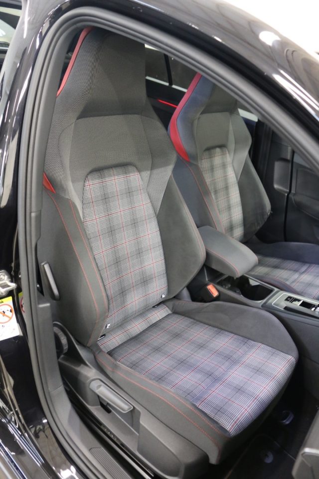 VOLKSWAGEN Golf usata, con ESP