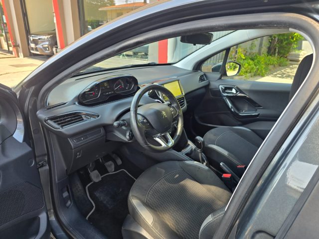 PEUGEOT 208 usata, con USB